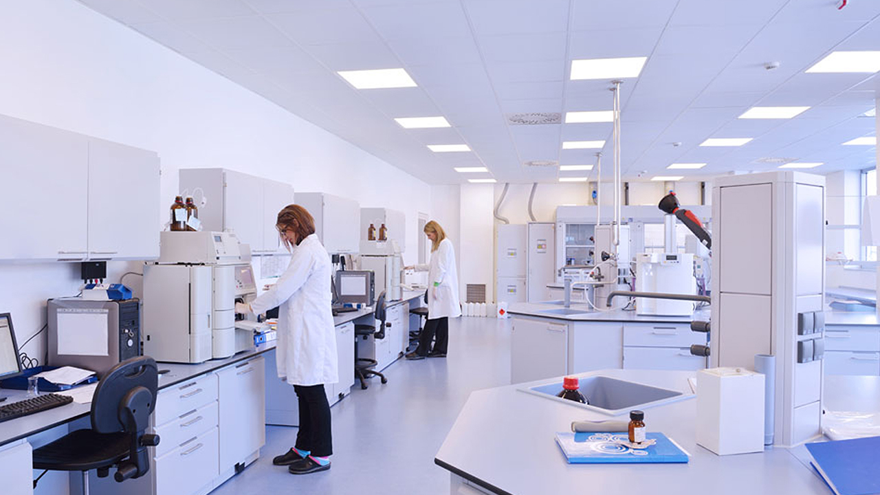 spectrometer optical instrument